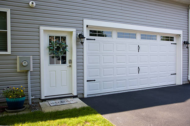 24/7 Emergency Garage Door Panel Replacement experts in Connelly Springs, NC